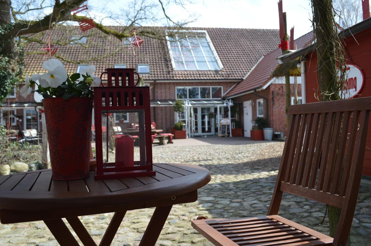 Land & Stil Aparthotel Dorfhagen Exterior photo